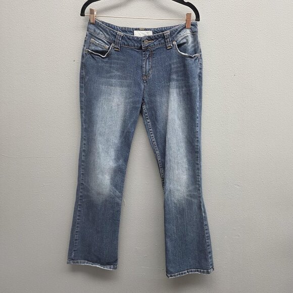 Maurices Jeans Womens 7/8 Short Blue Morgan Bootcut Stretch Denim Classic Style - Picture 1 of 13